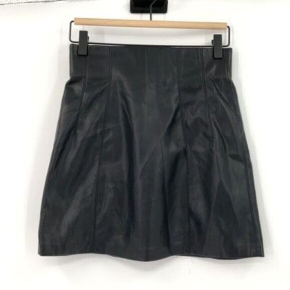 ZARA Black High Rise Back Zip Faux Leather Pleated Flared Mini Skirt Small - Picture 1 of 7